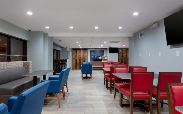 Holiday Inn Express and Suites Atlanta Downtown by IHG