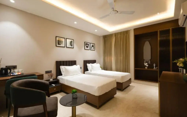 Saltstayz Premier Naraina Central Delhi