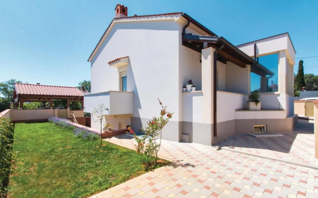 Two Bedroom Apartment Valdebecco for 5 persons