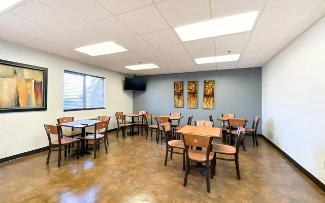 Blaine Town Inn & Suites