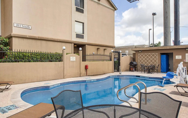 Shary Inn and Suites