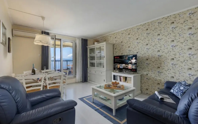 Seaview City Apartment Frida