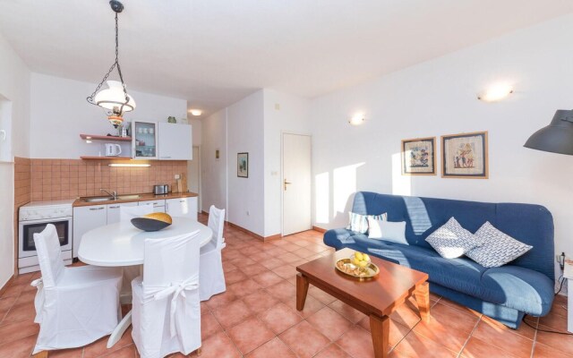 Beautiful Apartment in Vinisce With 2 Bedrooms and Wifi