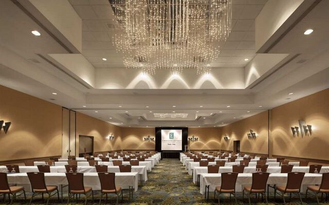 Embassy Suites Phoenix - Tempe