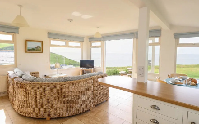 Siesta Chalet, BRIDPORT