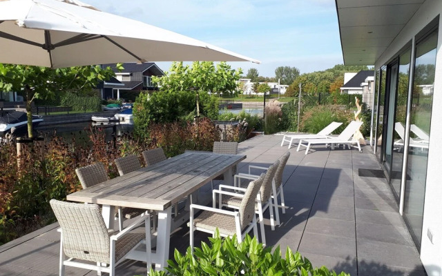 Modern Villa with Hot Tub & Sauna in Harderwijk Flevoland