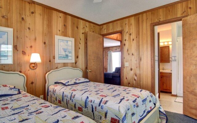 Do-little Dock 3 Bedroom Home by RedAwning