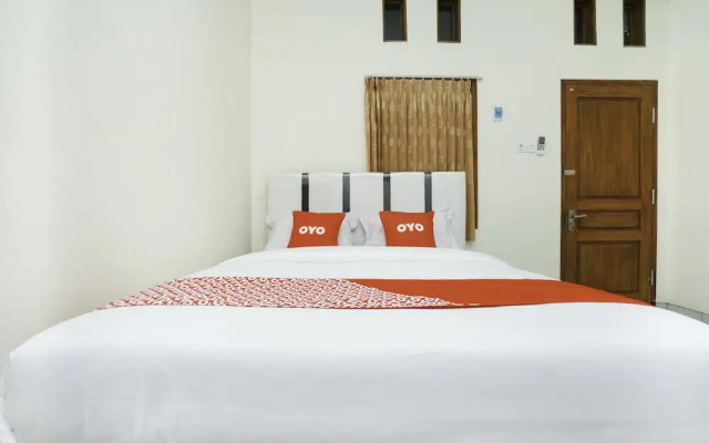 OYO 1642 Penginapan Anggrek Syariah 2
