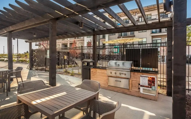 CozySuites Stunning 4BR near WholeFoods