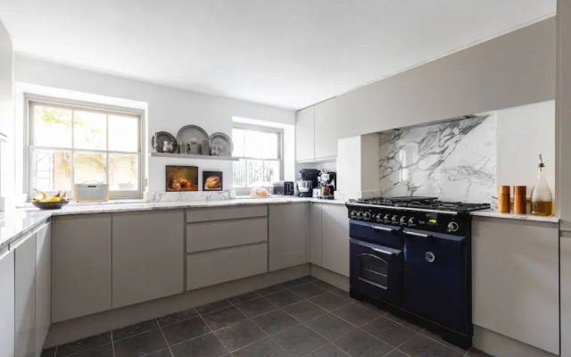 New Kent Road by Onefinestay
