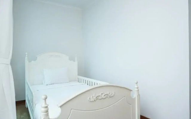 Big and Cozy 2BR Apartment at Ancol Mansion