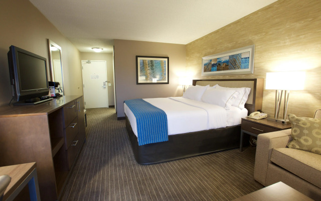 Holiday Inn Express Fargo-West Acres by IHG