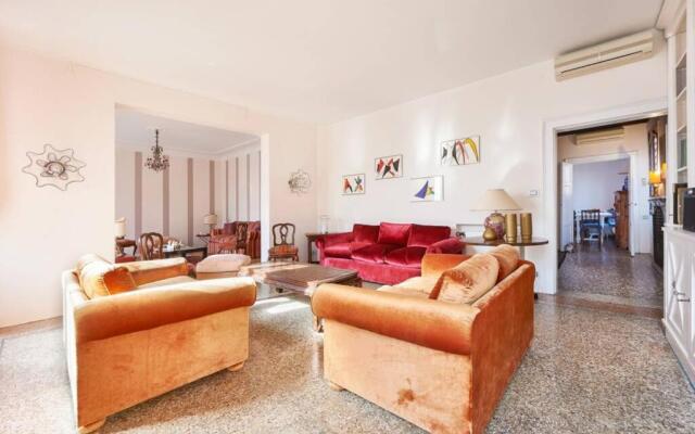 Ca' Fenice, charming apartment in San Marco, sleep 7