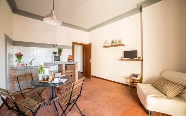 Fattoria Pagnana suites and pool