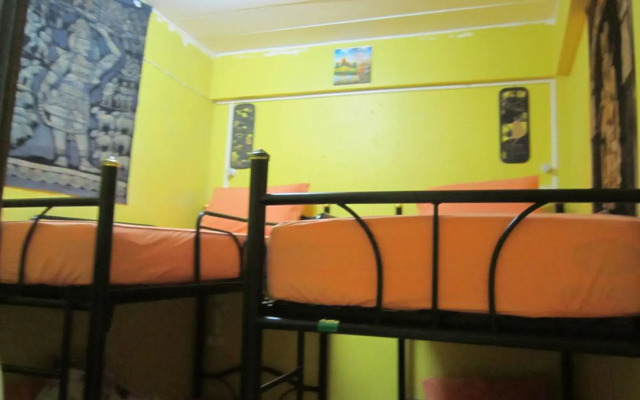 Lucky Homestay - Hostel