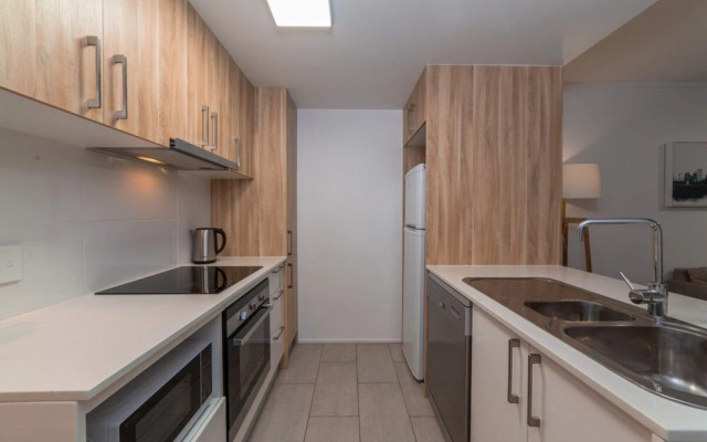 2 Bedroom Apartment Seconds From Valley