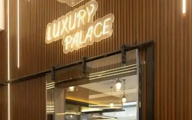 Luxury Palace Hotel