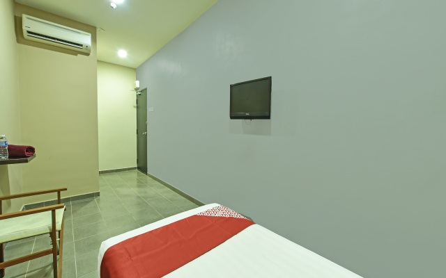 SUPER OYO 90701 Venomi Hotel
