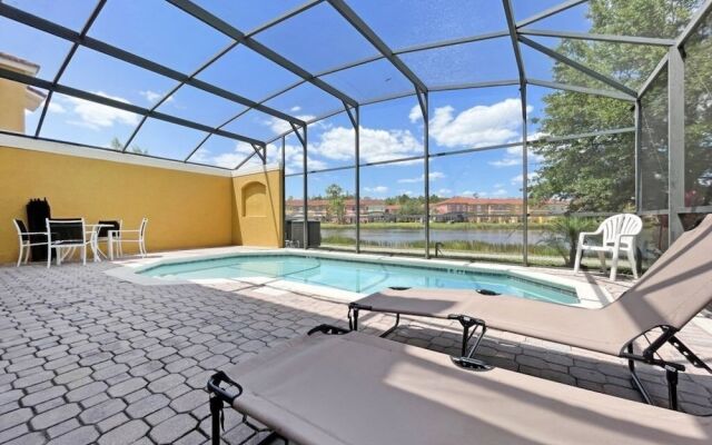 Villa Azul 4 Bedroom Townhouse by RedAwning