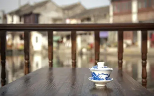 Zhouzhuang Linshui Renjia Inn