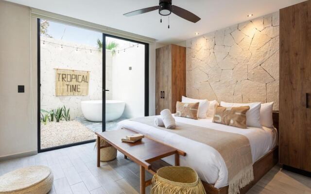 Jade Tulum