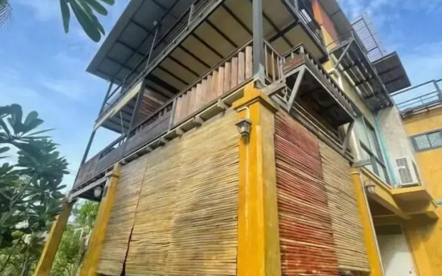 Golden Mango House