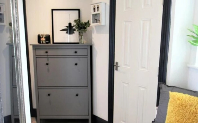 Rugby - Apartment - Sleeps 4 - Parking