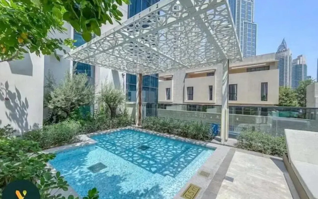 Vogue Downtown - Act 1 Act 2