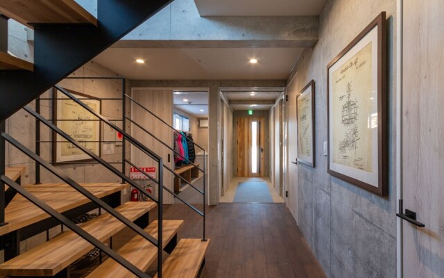 Off Piste Chalet by H2 Life