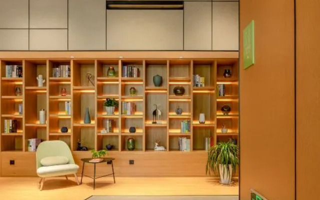 Qbox Hotel