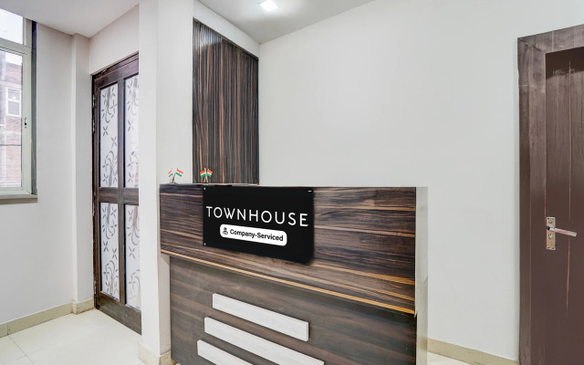 Super Townhouse Faizabad Road Opp BBD University