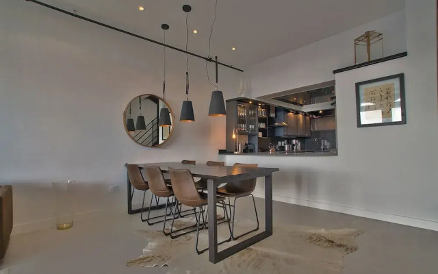 Manhattan Place