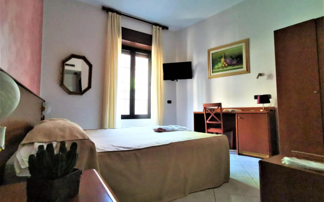 Mokinba Hotels King