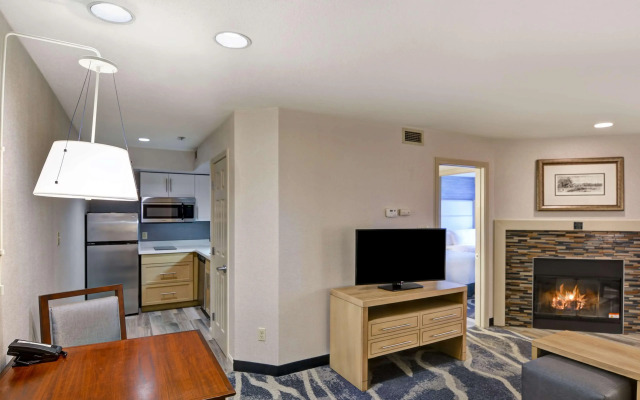 Homewood Suites by Hilton Windsor Locks Hartford