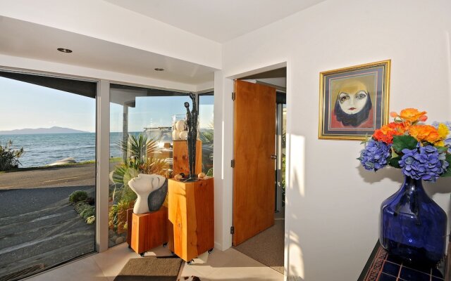 Kapiti Waves Bed & Breakfast