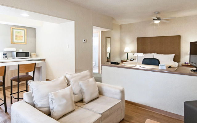 Holiday Inn & Suites Chihuahua Expo