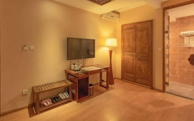 Lijiang Jinli Chinese Courtyard Inn