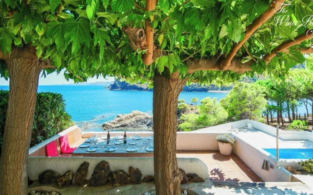 White Rock Villa With Breathtaking Views and Pool