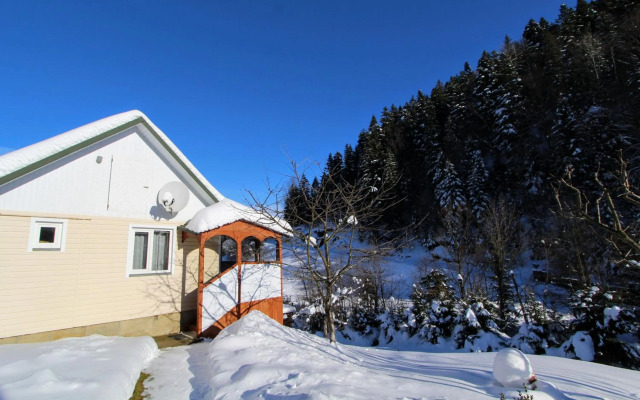 Котедж "Райський куточок"