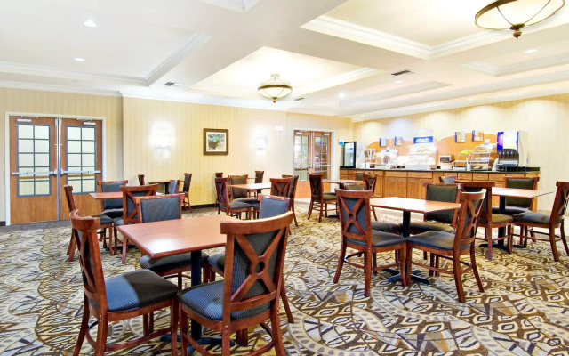 Holiday Inn Express & Suites Klamath Falls Central by IHG