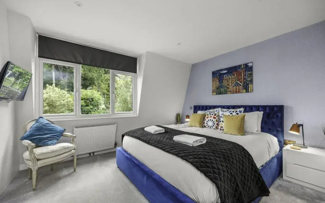 Sunset Townhouse With Free Parking
