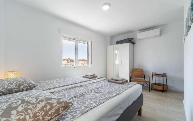 72-Modern Apartment in the Heart of Fuengirola!