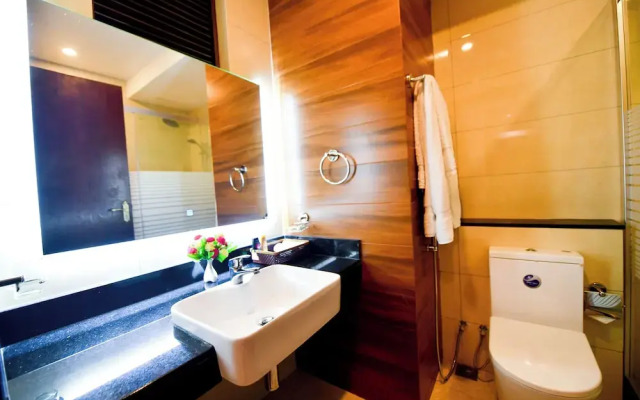 Oasis Riverside Hotel