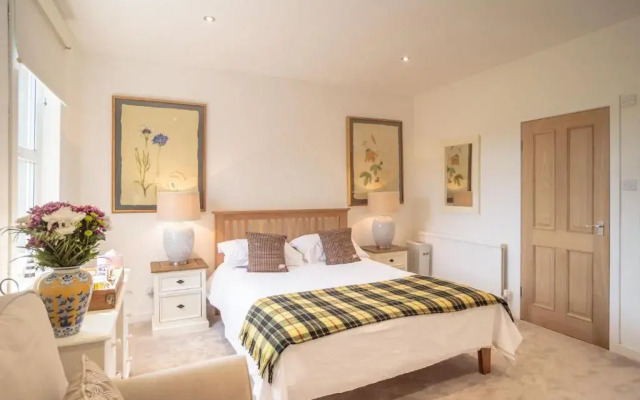 Torrs Warren Country House Hotel
