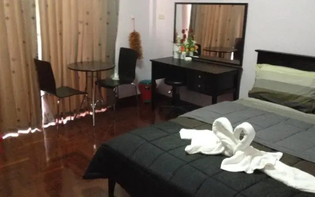 Charoen Guesthouse
