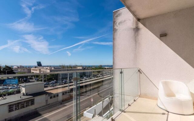 Gorgeous Apartment In Alges With Stunning Rooftop Pool