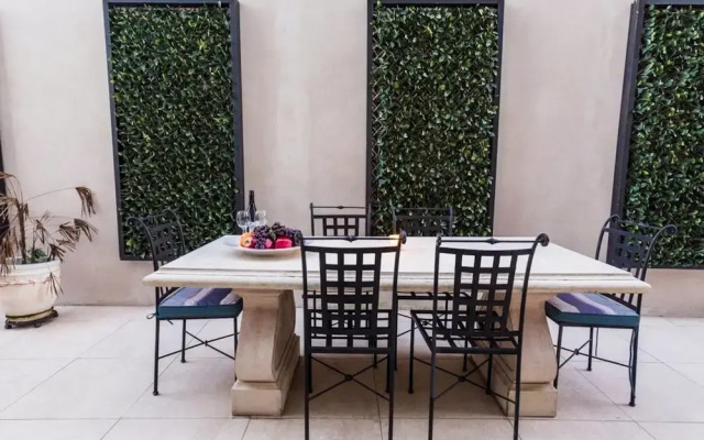 2 Bedroom Apt In Bondi Junction With Parking