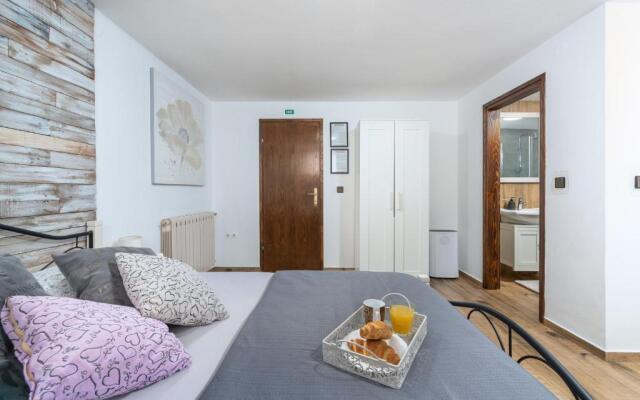 Apartments Ariana