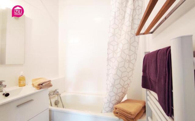 Le Magenta by iZiLi-Centre-ville-TV Connectée