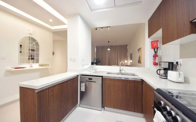 Luxury StayCation - Tranquil Retreat With Beautiful Park Views